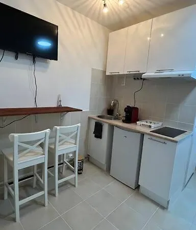 Appartement Studio - Canal Saint Martin - La - 2 Pers *